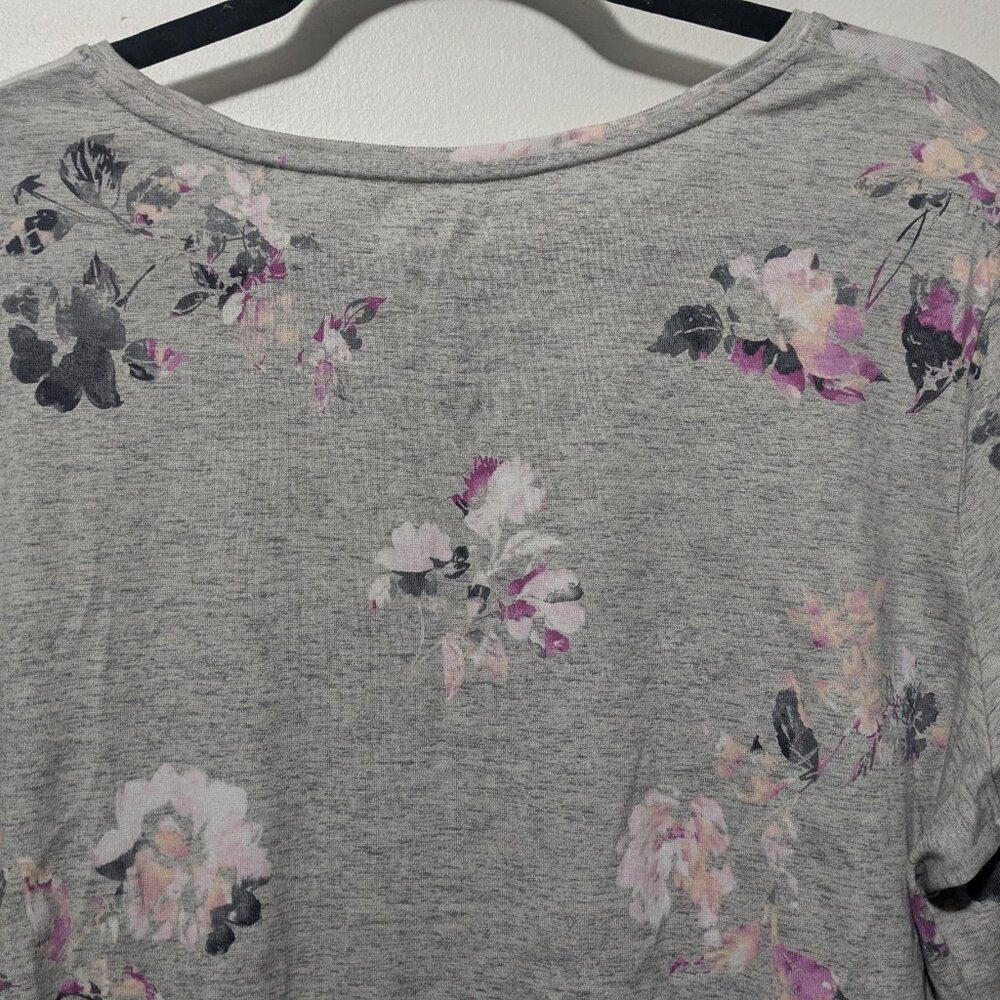 Croft & Barrow 'The Classic Tee' Gray with Pink Floral All-Over Print - Picture 1 of 4